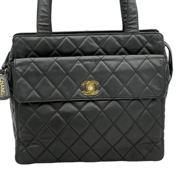 Authentic CHANEL CC Vintage Matelasse Turnlock Shoulder Bag Leather Black Chain - Picture 2 of 10